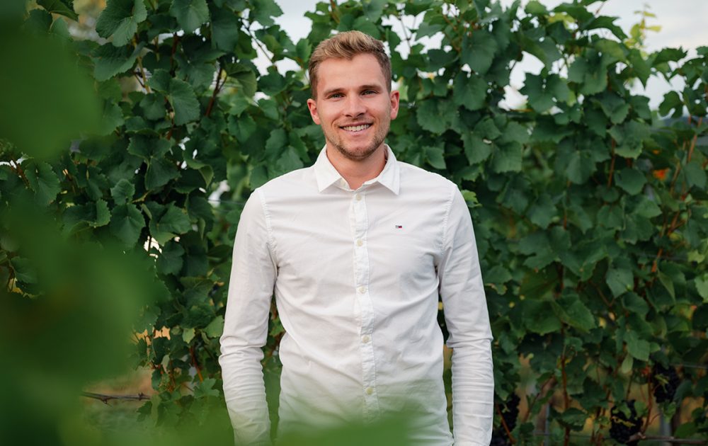 Simon Sommerhalter – Inhaber und Kellermeister mit Oenologie-Studium im Weingut Sommerhalter in Baden, Markgräflerland